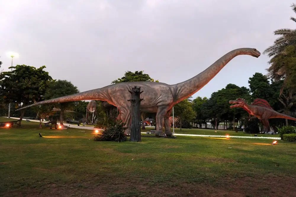 Dinosaur Park in Dubai: An Extraordinary Experience for Adventure and History Enthusiasts