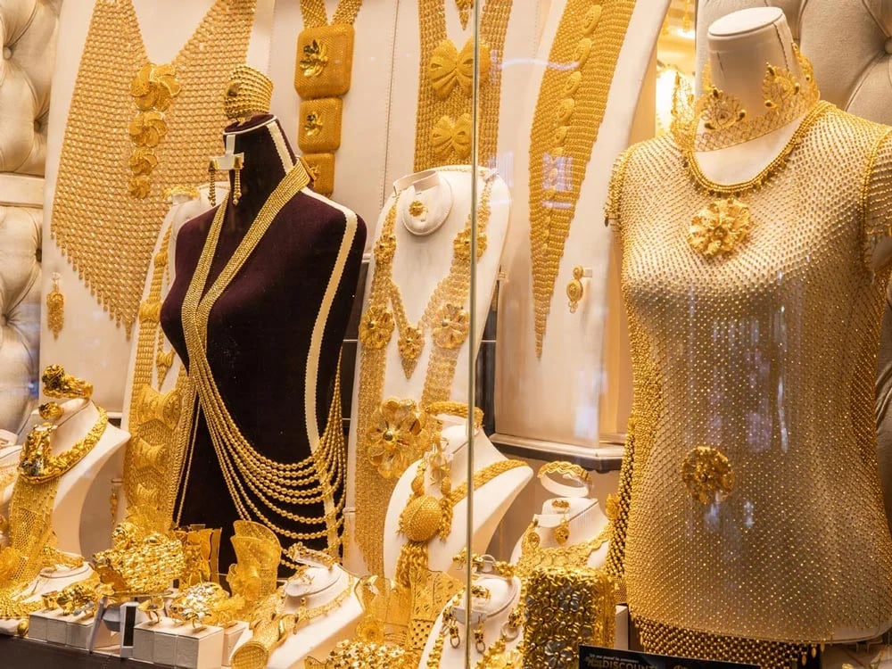 سوق الذهب في دبي: وجهة لا غنى عنها لعشاق المجوهرات